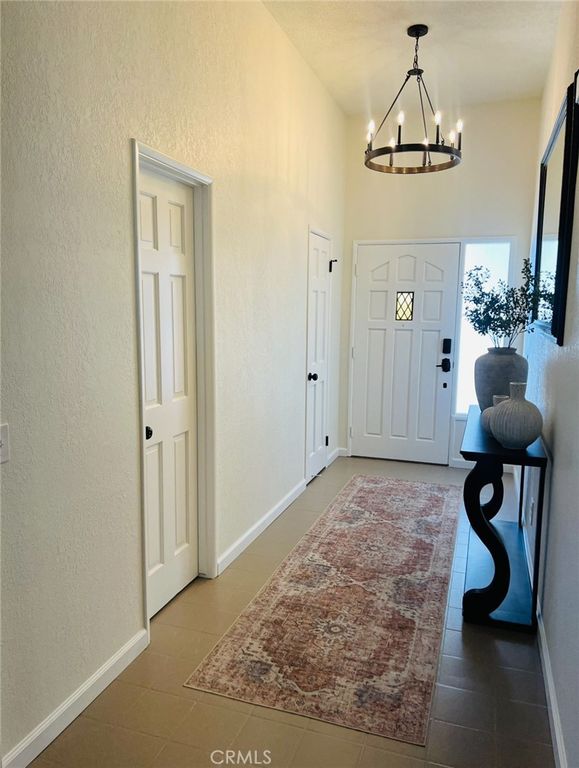 Image 6 of property listing at 13330 Tamarisk Road, Victorville, CA 92395