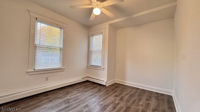 32 Leary Ave, Bloomingdale Boro, NJ 07403