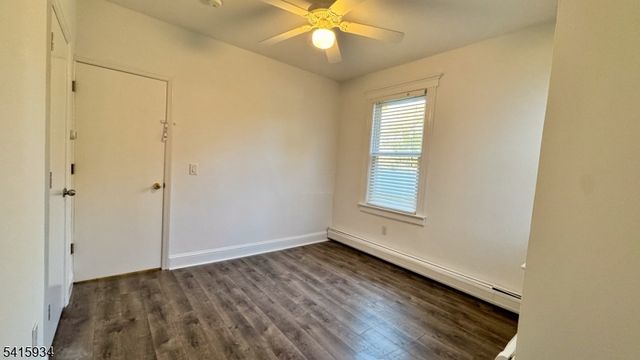 32 Leary Ave, Bloomingdale Boro, NJ 07403