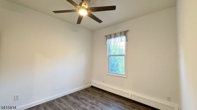 32 Leary Ave, Bloomingdale Boro, NJ 07403