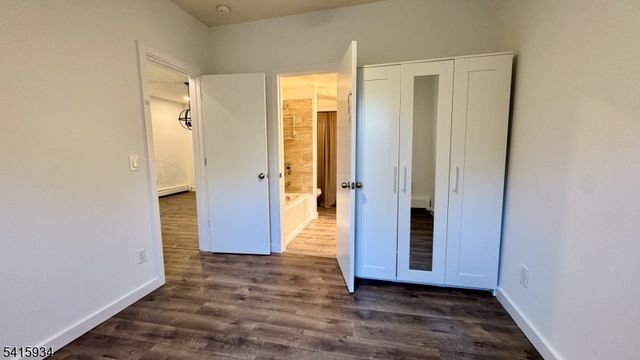 32 Leary Ave, Bloomingdale Boro, NJ 07403