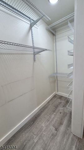 32 Leary Ave, Bloomingdale Boro, NJ 07403