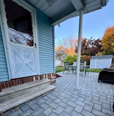 32 Leary Ave, Bloomingdale Boro, NJ 07403