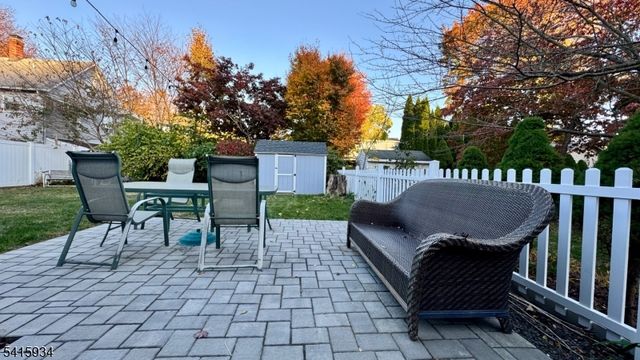 32 Leary Ave, Bloomingdale Boro, NJ 07403