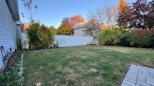 32 Leary Ave, Bloomingdale Boro, NJ 07403