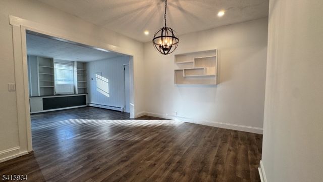 32 Leary Ave, Bloomingdale Boro, NJ 07403