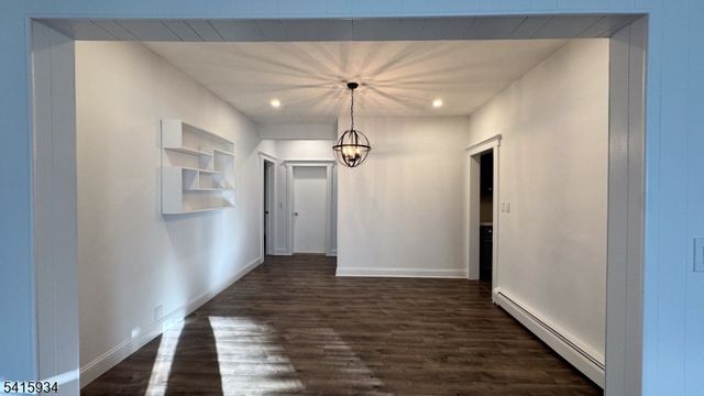 32 Leary Ave, Bloomingdale Boro, NJ 07403