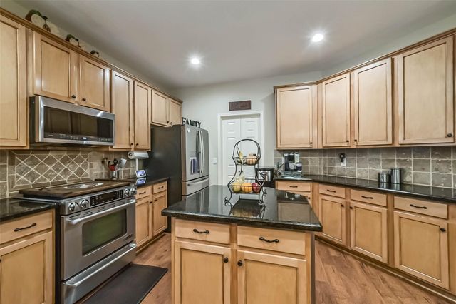 7502 Timberline Drive, Pasadena, TX 77505