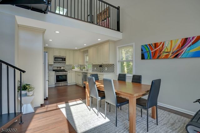 41 HILLCREST ROAD, Warren Twp., NJ 07059