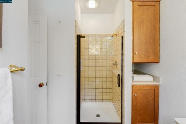 4 Wallabi Ct, Lafayette, CA 94549