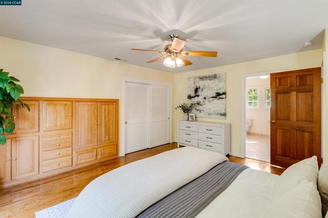 4 Wallabi Ct, Lafayette, CA 94549