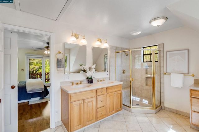 4 Wallabi Ct, Lafayette, CA 94549