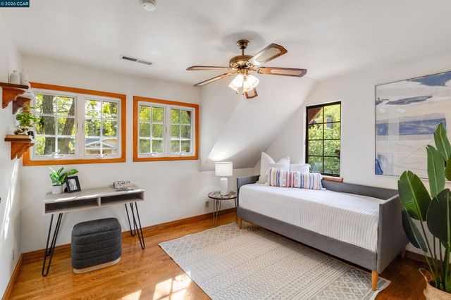 4 Wallabi Ct, Lafayette, CA 94549