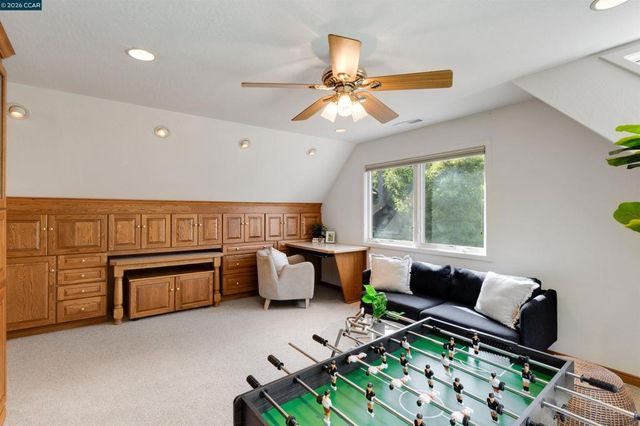 4 Wallabi Ct, Lafayette, CA 94549