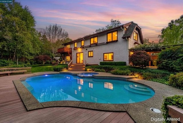 4 Wallabi Ct, Lafayette, CA 94549