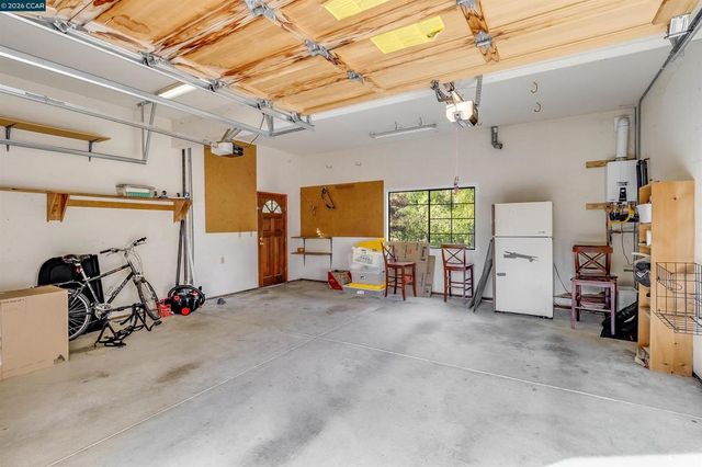 4 Wallabi Ct, Lafayette, CA 94549