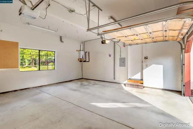 4 Wallabi Ct, Lafayette, CA 94549