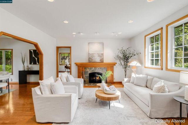 4 Wallabi Ct, Lafayette, CA 94549