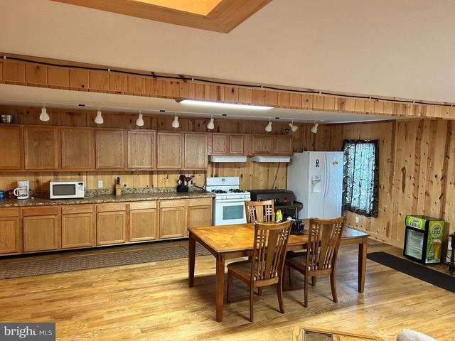 385 ELK CREEK RD, Aaronsburg, PA 16820