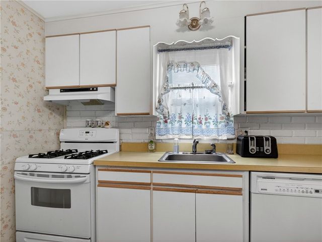 241 Knapp Avenue, Irondequoit, NY 14609