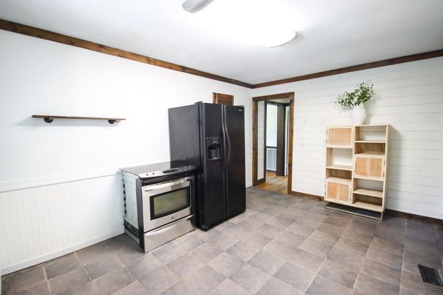 13400 Old Kentucky Rd, Walling, TN 38587
