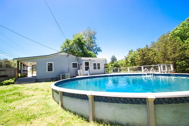 13400 Old Kentucky Rd, Walling, TN 38587