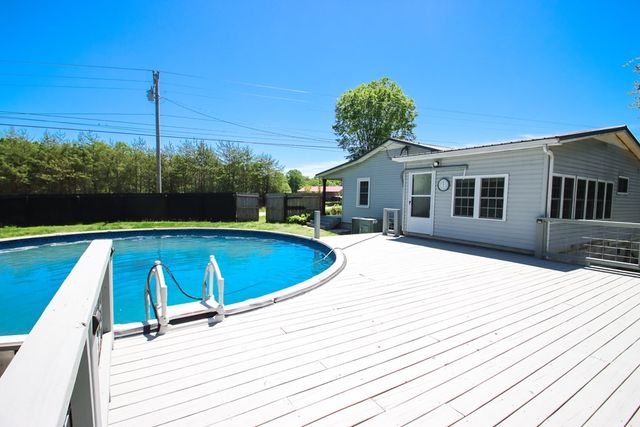 13400 Old Kentucky Rd, Walling, TN 38587