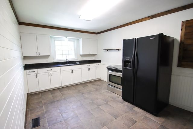 13400 Old Kentucky Rd, Walling, TN 38587