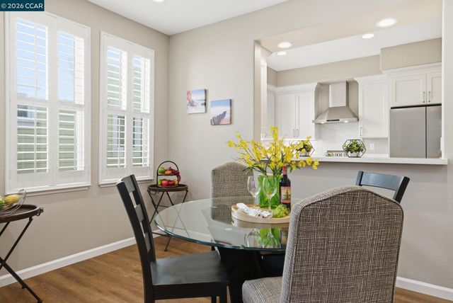 1084 Avocet Dr, Hercules, CA 94547