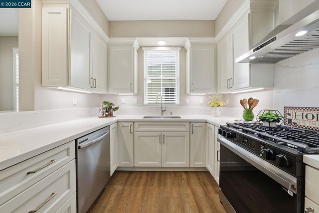 1084 Avocet Dr, Hercules, CA 94547