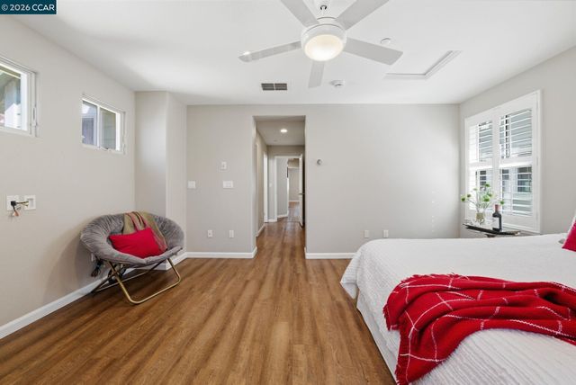 1084 Avocet Dr, Hercules, CA 94547