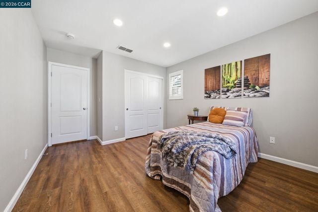 1084 Avocet Dr, Hercules, CA 94547