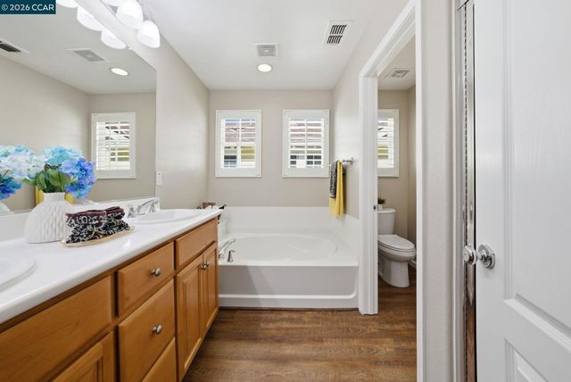 1084 Avocet Dr, Hercules, CA 94547