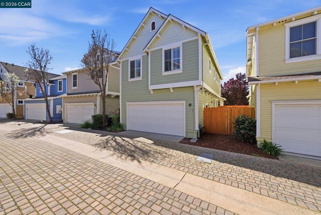 1084 Avocet Dr, Hercules, CA 94547