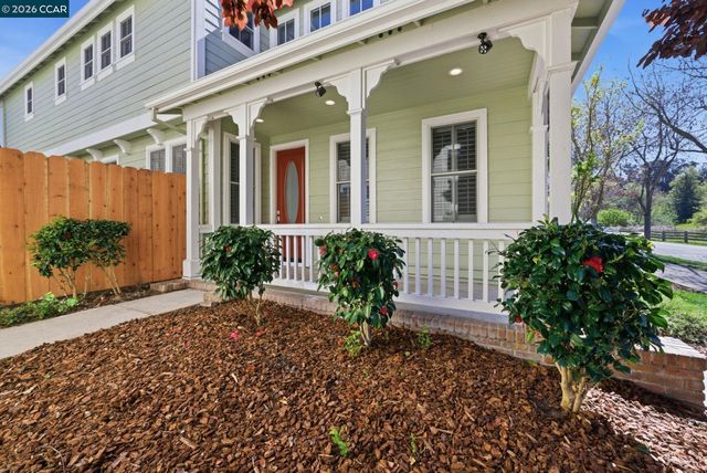 1084 Avocet Dr, Hercules, CA 94547