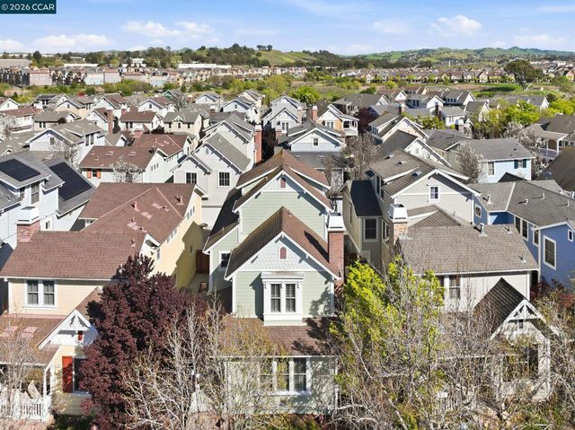 1084 Avocet Dr, Hercules, CA 94547