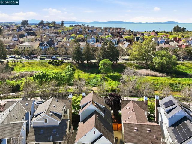 1084 Avocet Dr, Hercules, CA 94547