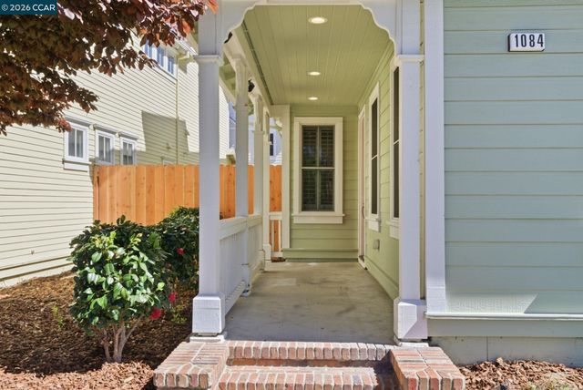 1084 Avocet Dr, Hercules, CA 94547