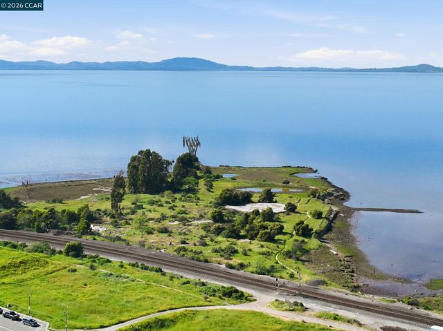 1084 Avocet Dr, Hercules, CA 94547