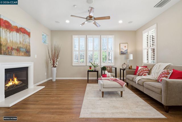 1084 Avocet Dr, Hercules, CA 94547