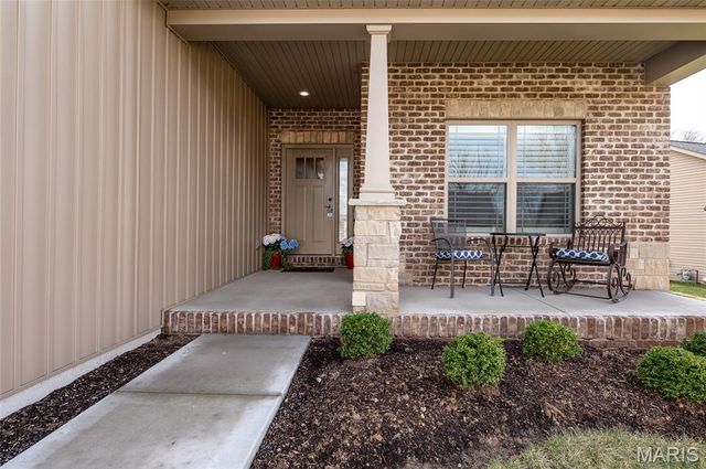 8013 Villa Valley Lane, Caseyville, IL 62232