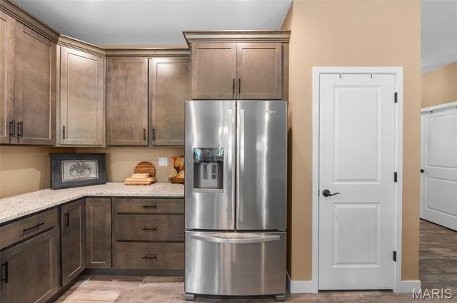 8013 Villa Valley Lane, Caseyville, IL 62232