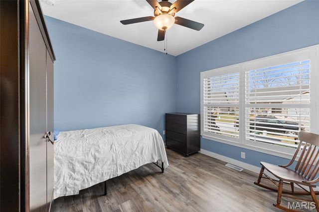 8013 Villa Valley Lane, Caseyville, IL 62232