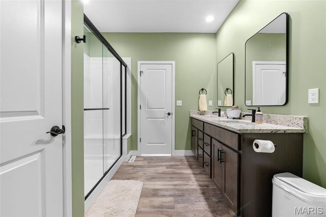 8013 Villa Valley Lane, Caseyville, IL 62232