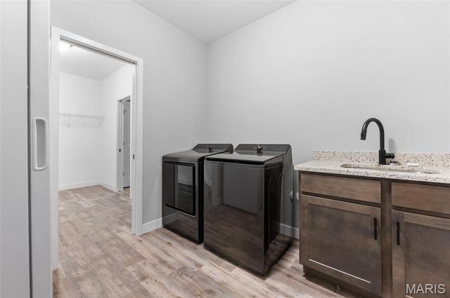 8013 Villa Valley Lane, Caseyville, IL 62232