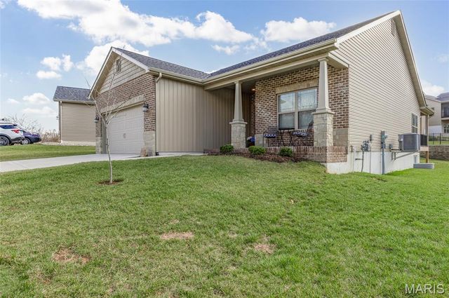 8013 Villa Valley Lane, Caseyville, IL 62232