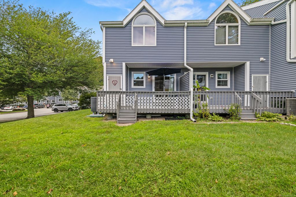 1691 Norwich New London Turnpike APT E1, Montville, CT 06382