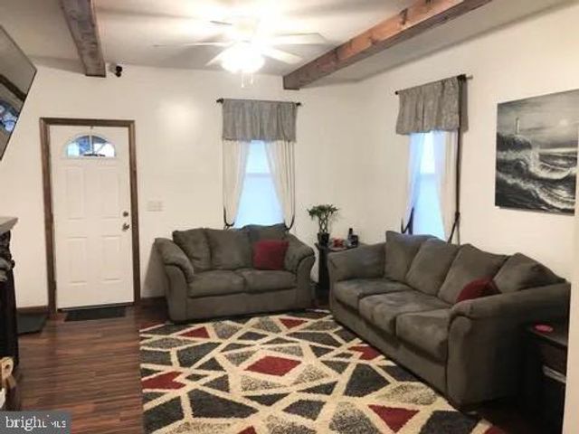 428 E MAIN ST, Annville, PA 17003