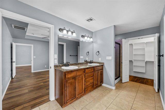 5708 NW Valor Ave, Lawton, OK 73505