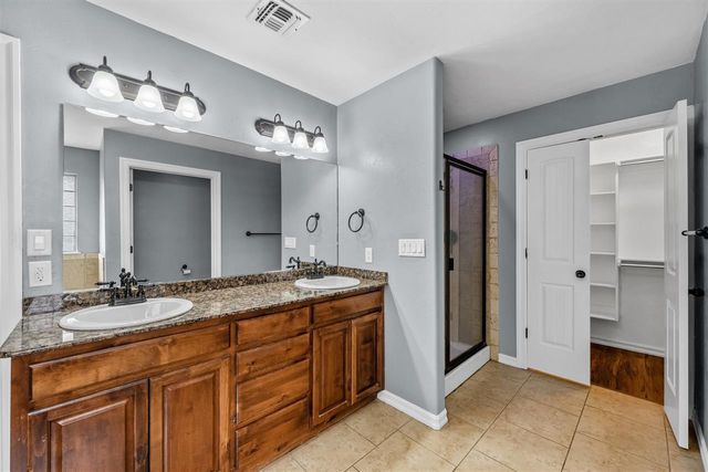 5708 NW Valor Ave, Lawton, OK 73505